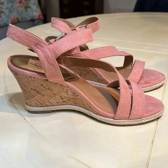 DV 8 Pierre Strappy Wedge Sandal soft pink size 8 - Picture 4 of 5